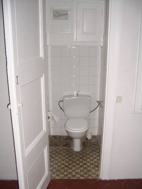 Toilet.JPG